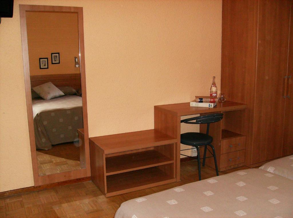 Hotel Yamaguchi Sanguesa Room photo